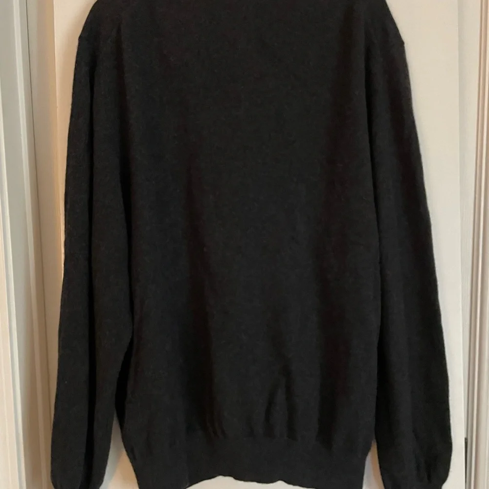 Bloomingdale’s Pure Cashmere V Neck Long Sleeve Sweater Grey/Black